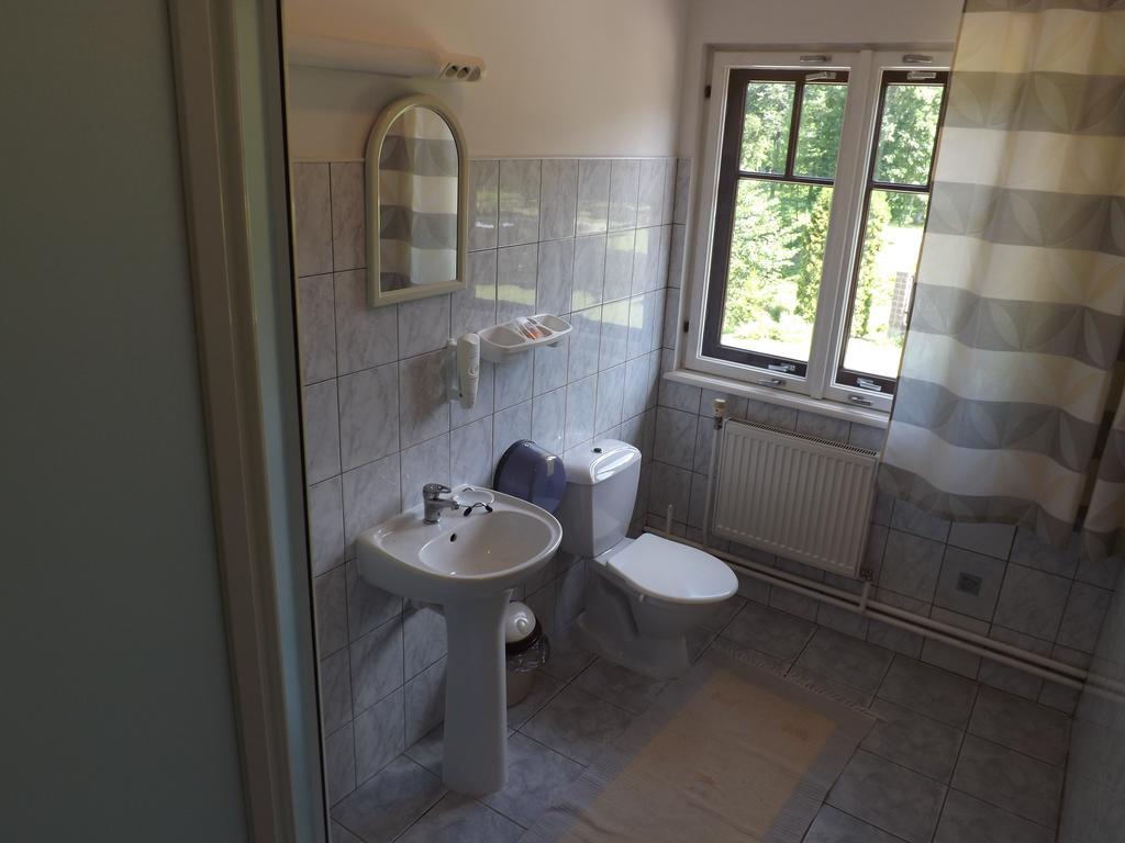 Park Hotel Bruzis Smiltene Rom bilde